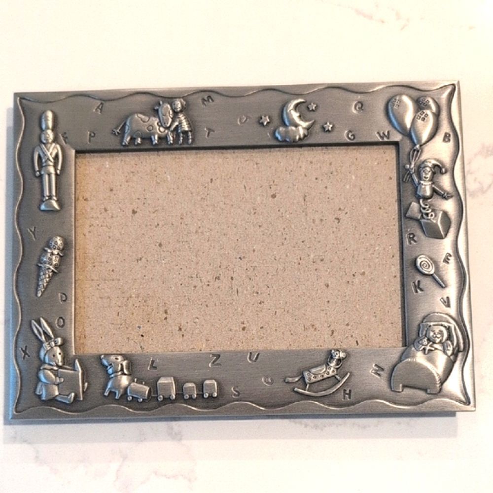 Malden Child's Picture Frame Animal Toy Baby Nursery Grandparents 3x5 Photo Size